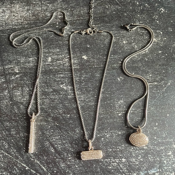 WHBM 3 in 1 Necklace Set - Picture 3 of 7